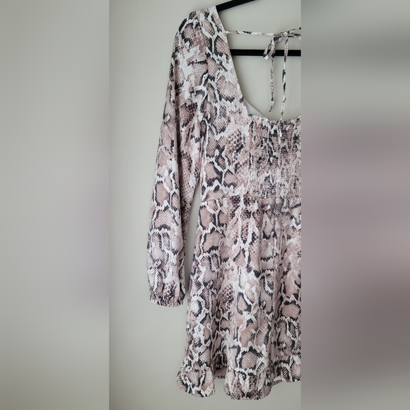 Dynamite Snakeprint Dress w/Sweetheart Neckline and Ruffle Hem - Picture 12 of 15